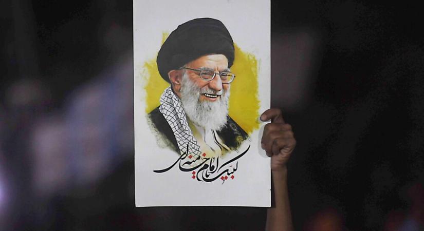 Elhalasztották Ali Hamenei szertartásos temetését