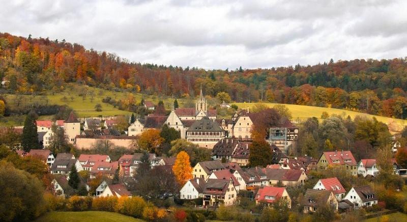 Kétszáznál is több településen lépett életbe beköltözési korlátozás – Van, ahol milliókat kell fizetni az önkormányzat számára