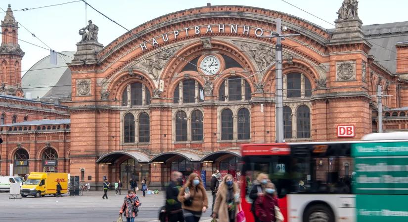 Bombariadó miatt kiürítették a brémai főpályaudvart