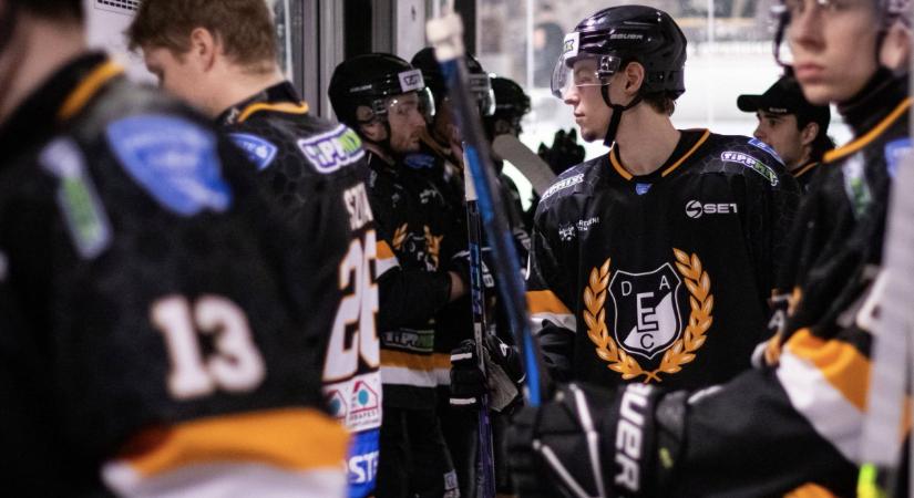 Jégkorong ob I: ezüstérmes a DEAC