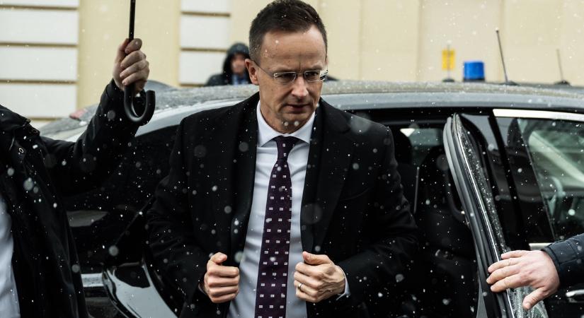 Szijjártó Péter megnevezte azt a két okot, amiért Moszkvába utazott