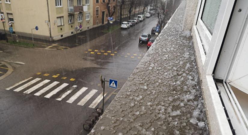 Borsó nagyságú jéggel érkezett meg az idei első vihar Szombathelyre