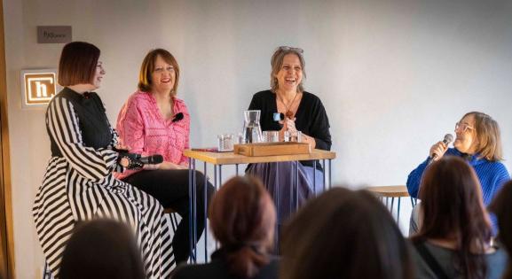 „Jó krimit írni nehezebb, mint egy közepes szépirodalmi művet” – így látják magukat a magyar krimiírók