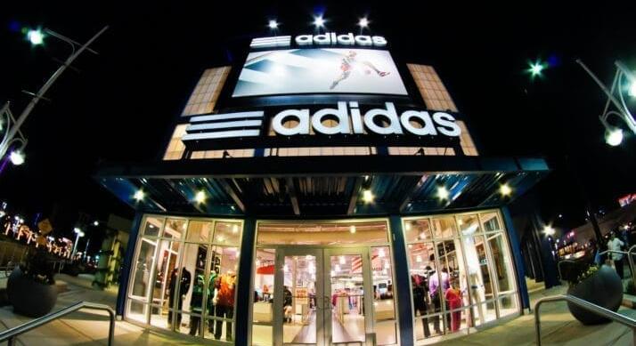 Erős évet zárt az Adidas – Rekordbevétel és növekvő profit