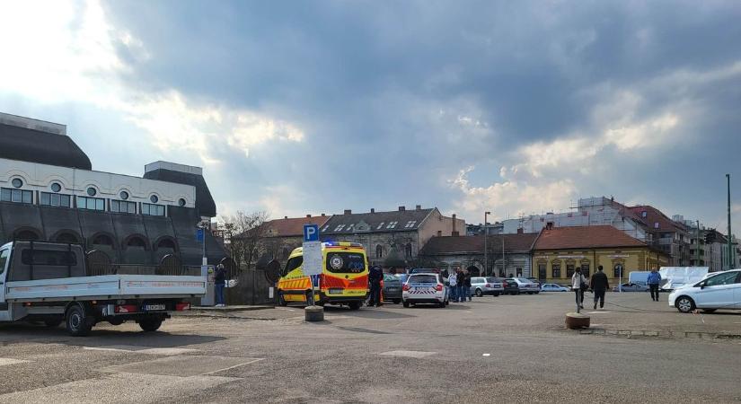 Tragédia történt a Centrum parkolóban