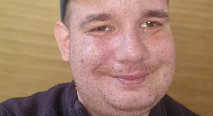 Dávid 14 életmentő műtét után került pszichiátriára: "A szerkentyűm tombol a fejemben minden nap"