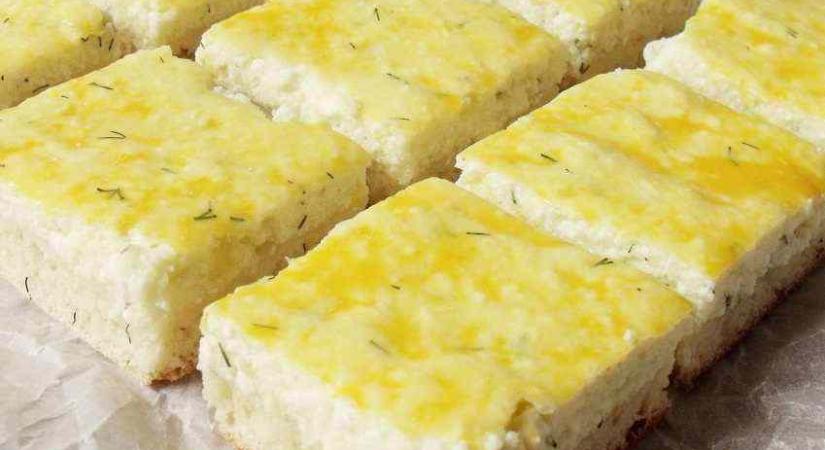 Puha kelt tészta, krémes túró: ezért szeretik sokan ezt a kapros lepényt