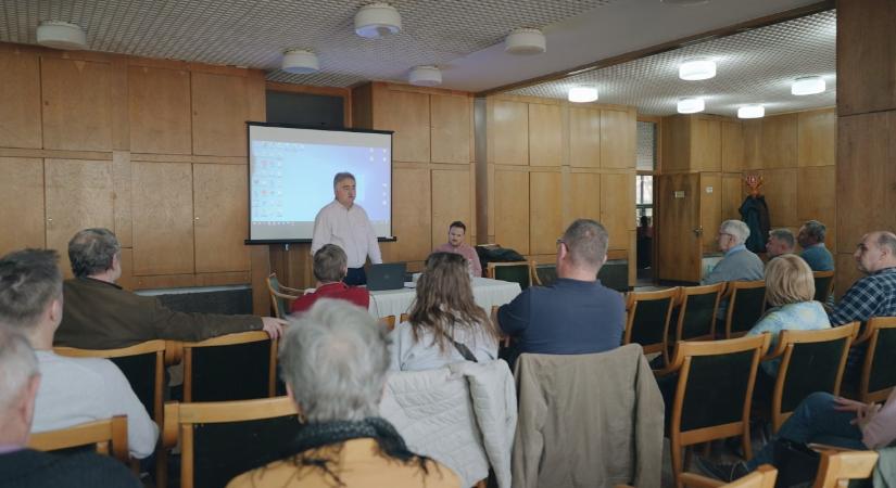 Fórum az Alkotmány és a Kodály Zoltán utcák felújításáról