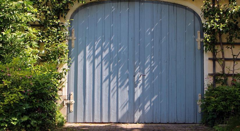 Ha ilyen garázst épít, januártól nem kell rá engedély