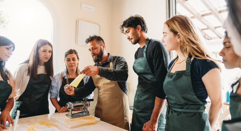 A főzőtanfolyamtól az agyagozásig: 51 közösségi hobbi, amin új barátokat szerezhetsz