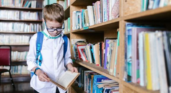 Országos törvénnyel tiltanák be az LMBTQ témájú könyveket az amerikai állami iskolákban