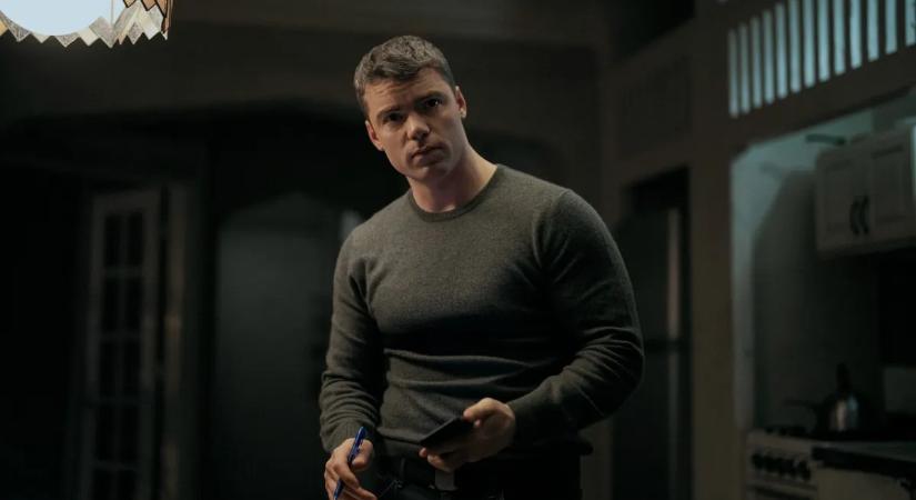 Senki sem kíváncsi a Netflix kémsorozatára: óriásit bukott az Éjjeli ügynök 3. évada