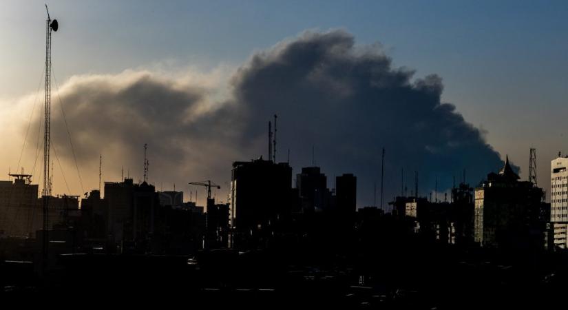 Izrael eddig 5000 bombát dobott Iránra