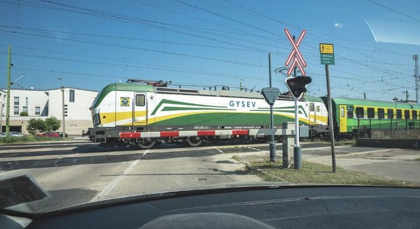 Kell az Újlak utcába vasúti felüljáró? - Véleménycikk egy álmos hétfő reggelről