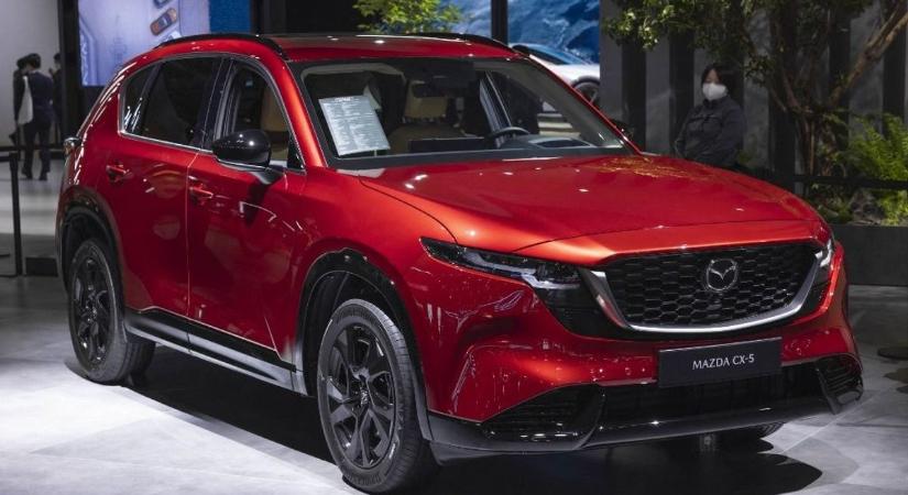 A Mazda elhagyta az orosz piacot az ajtón, most visszatették az ablakon át – autók tízezreit csempészik be, elvesztette a kontrollt a japán gyár