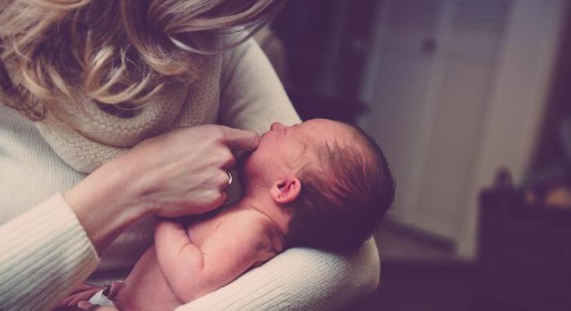 Bezuhant a babaváró, de a munkáshitel sem hasít