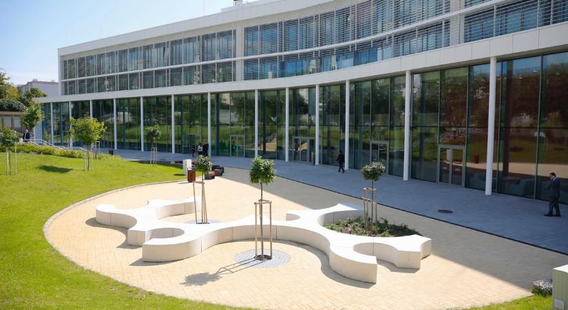 Petíciót írtak az iráni hallgatók Pécsen az egyetemnek, mert a háború miatt nem tudják kifizetni a tandíjat