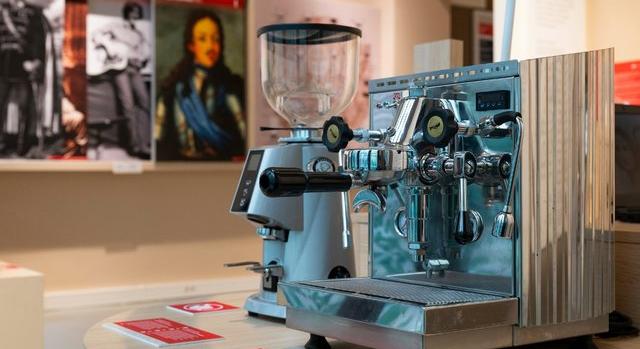 Petőfi feketéjétől a modern baristákig - kávétörténeti kiállítás nyílik a Kazinczy utcában