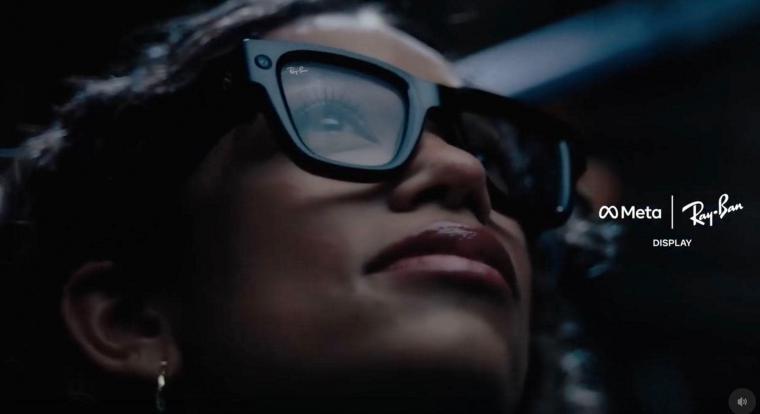 A Meta Ray-ban felvételeinek moderátorai azt nézik, ahogy emberek szexelnek, mosdóba járnak és személyes adatokat ütnek be