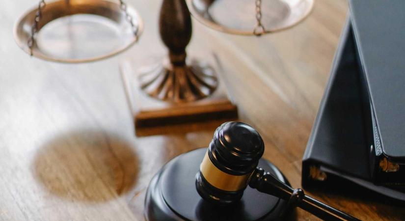 Négy év letöltendő börtönbüntetésre ítélték a volt mezőgazdasági minisztert