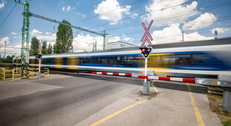 Figyelem! Nem működik a Jereváni úti sorompó Győrben