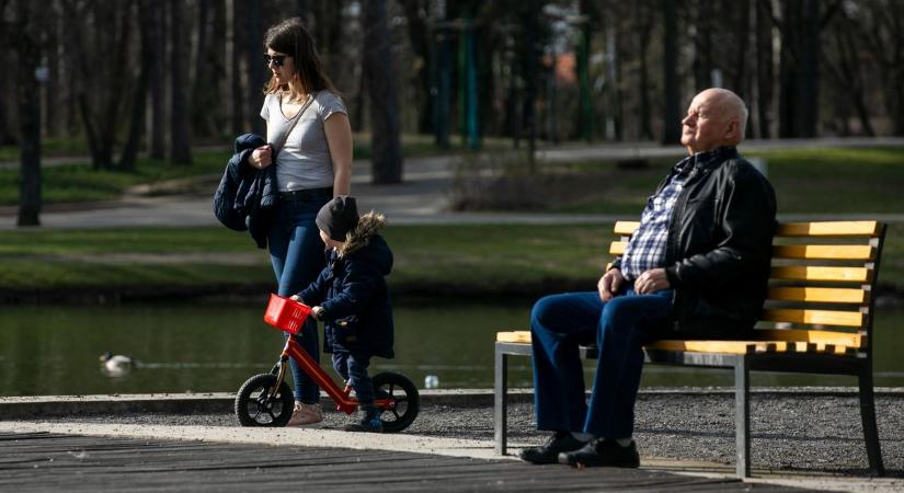 A hajnal csípős lesz, de délután már nyúlhatunk a pólóért: ilyen lesz az időjárás holnap Somogyban