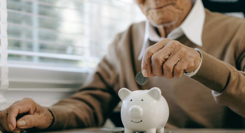 Riasztó adatok érkeztek az Egyesült Államokból: tömegek kezdték el felélni a jövőjüket a mindennapi túlélésért