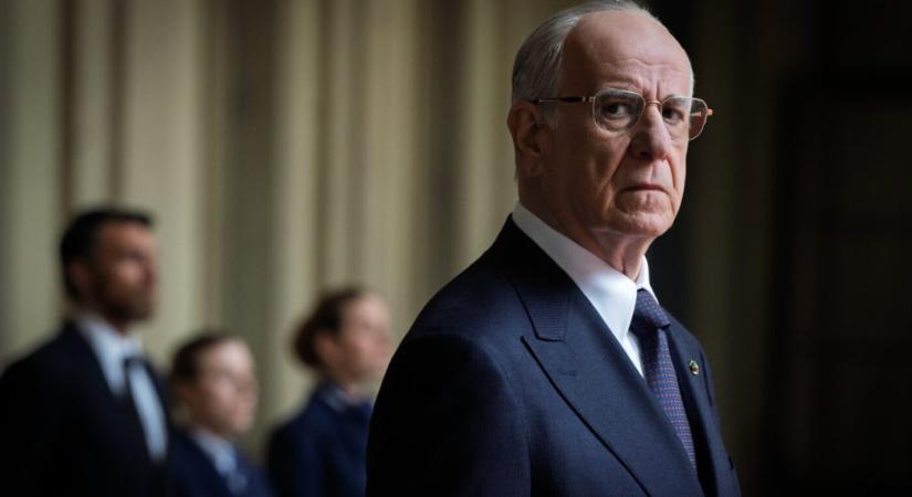 Ilyen egy köztársasági elnök, akinek nem szatyor fing a gúnyneve