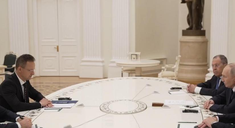 Vlagyimir Putyin nagyon megörült Szijjártó Péternek, átadta a két kért magyar hadifoglyot