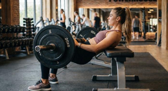 A formás fenék titka: Ez a 3 gyakorlat nem hiányozhat az edzéstervedből!