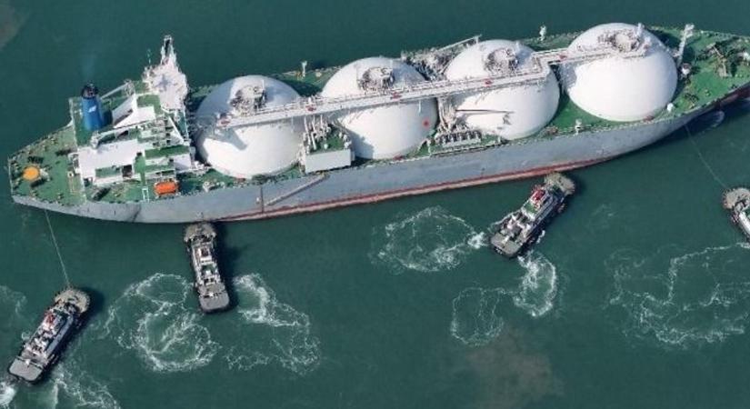 Ukrán hajók támadtak meg egy orosz gázszállítót a Földközi-tengeren - fotók