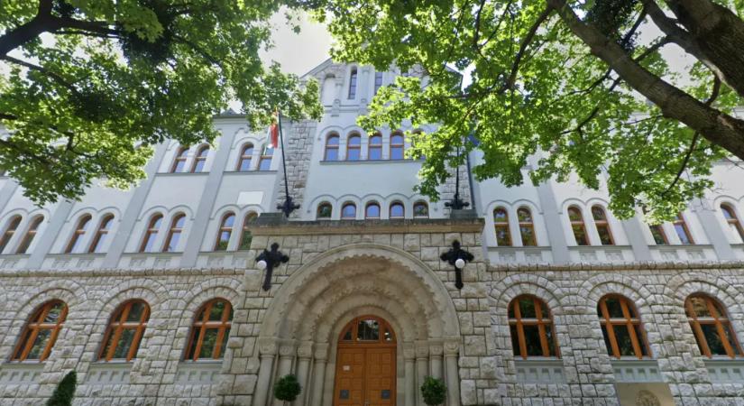 Iráni hallgatók petícióval fordulnak a pécsi egyetem vezetéséhez a fizetési nehézségeik miatt