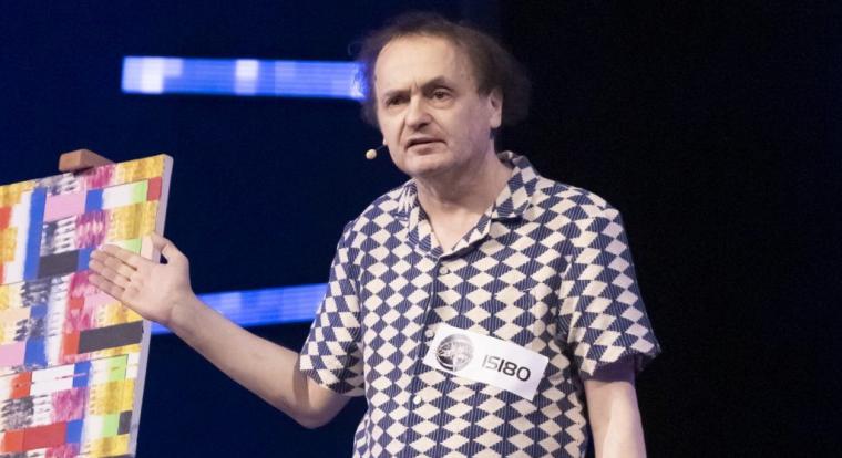 Tűzoltók törték rá az ajtót Galla Miklósra, kórházba szállították