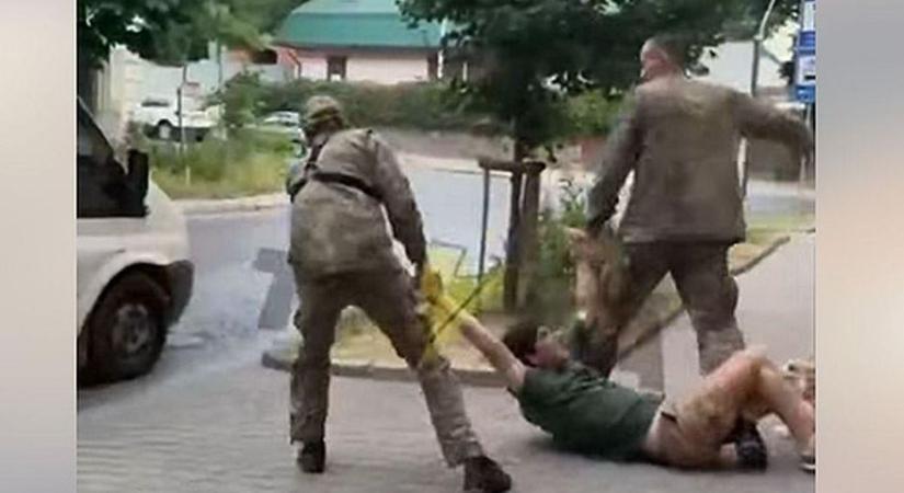 Beszélgettem egy kárpátaljai asszonnyal. Ha sikerül elég pénzt összegyűjtened, megmarad a fiad, férjed