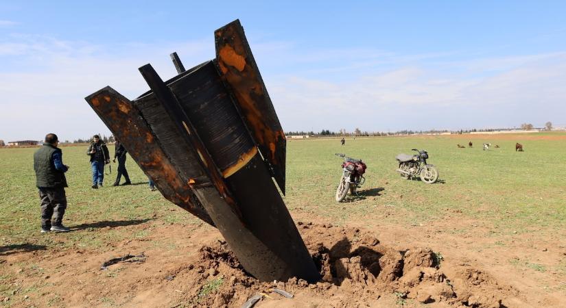 Irán csapást mért Izraelre és az USA bahreini, kuvaiti bázisaira