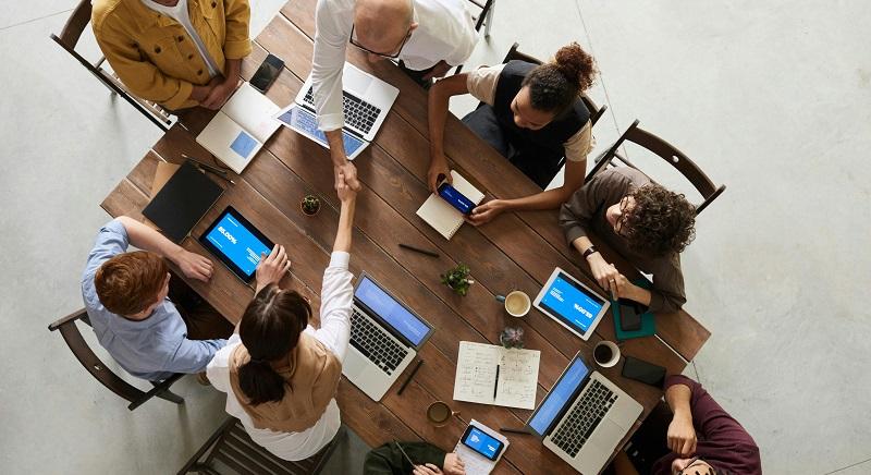 Újabb csörte a kormánykoalícióban: a multik külföldre menekített profitja a téma