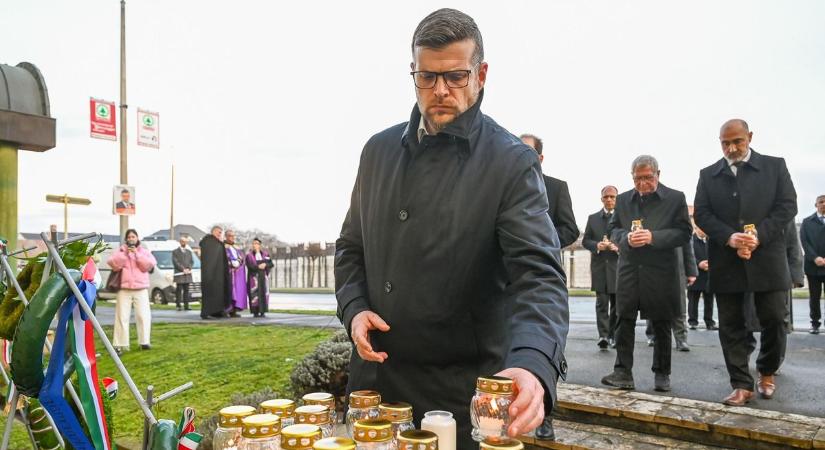 Szombathely gyásznapja: koszorúzással, gyertyagyújtással emlékeztek a bombázás 81. évfordulóján