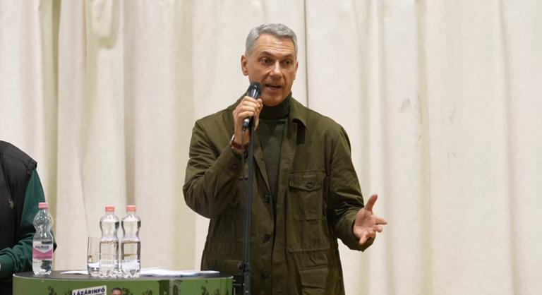 Lázár János: Érkezik a szervezett bűnözés, a k*rvák és a fegyver is