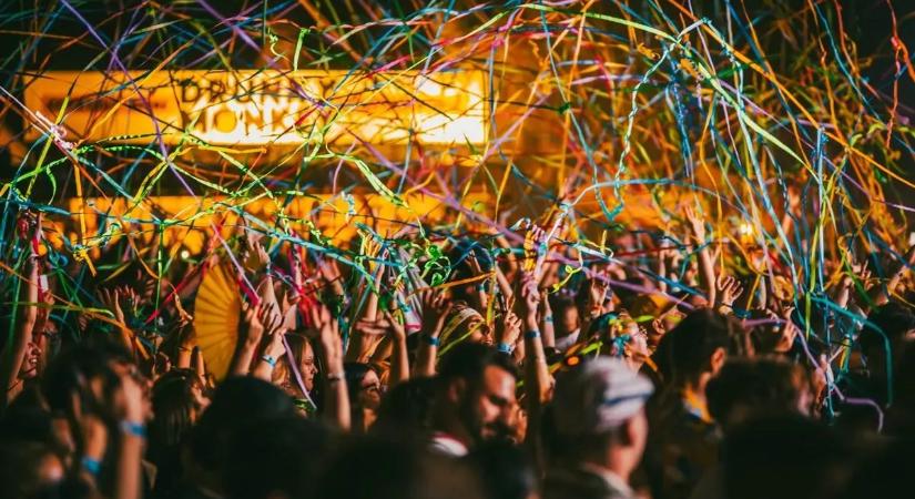 A Nouvelle Vague és a Kraak and Smaak is érkezik a Dunakanyarba