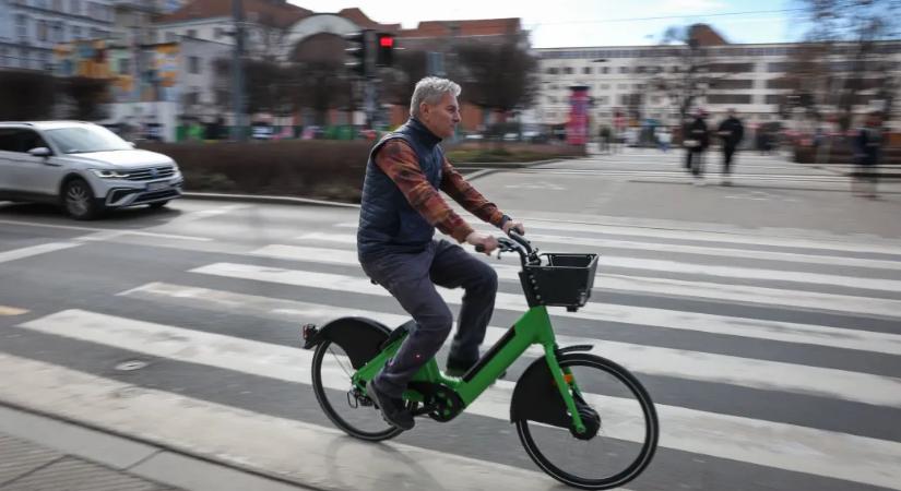 Teszt: a régi Bubi se volt filigrán, de az új egyenesen robusztus