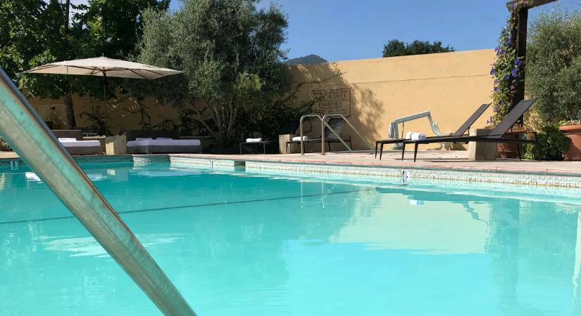 Halottnak nyilvánították a medencébe fulladt kisgyereket – ami órákkal később történt, arra senki sem számított