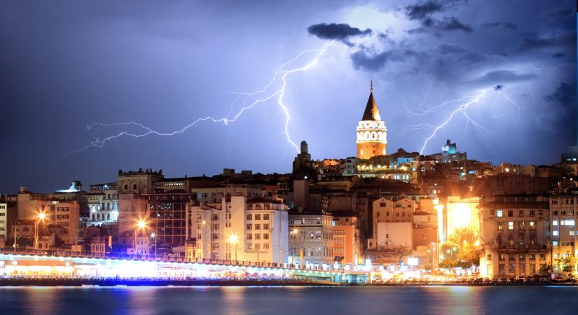 2022 réme újra fenyeget - A szakadék szélére lökte a közel-keleti konfliktus az EU-ba igyekvő országot