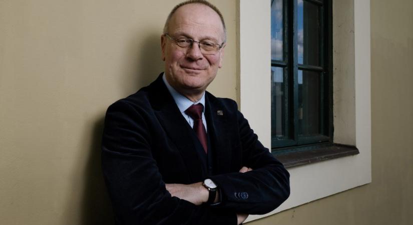 Navracsics Tibor: Az emberarcú Navracsics Tibor nem eladó!