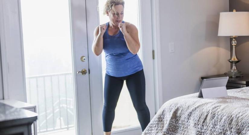 Beindítja a zsírégetést, elhajtja a felesleges vizet: csak egy 1 perces mozdulat reggel és este