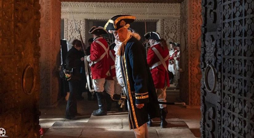 Boruló szekér, mínusz 6 fok, repülő freskó – kis híján leállt a magyar Karib-tenger kalózai forgatása