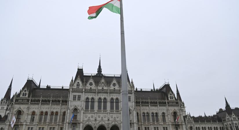 Még 450 képviselőjelölt-jelölt küzd azért, hogy egyáltalán képviselőjelölt lehessen