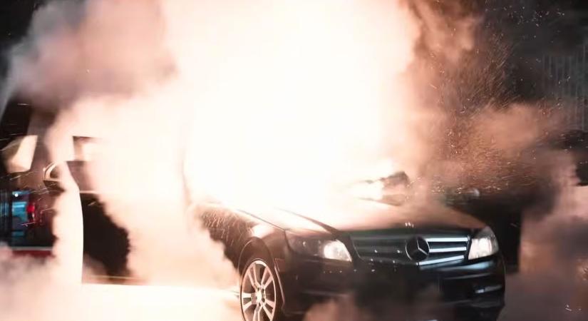 Mindenki ezt nézi? Rákaptak a magyar nézők az új akciókrimi-sorozatra, ez most a No. 1 a streamingóriás platformján!