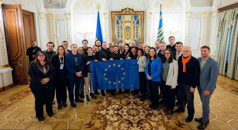 Magyar Péter embere Zelenszkijjel tárgyalt a Barátság vezetékről