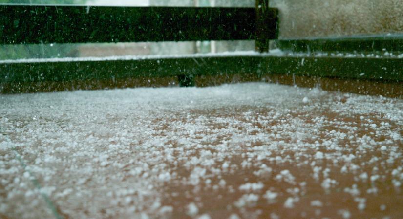 Óriási vihar kapta el Magyarországot: itt mindent beterített a jég