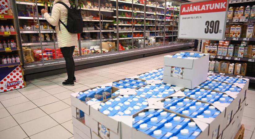 Januárban 1500 milliárd forintot hagytunk a boltokban